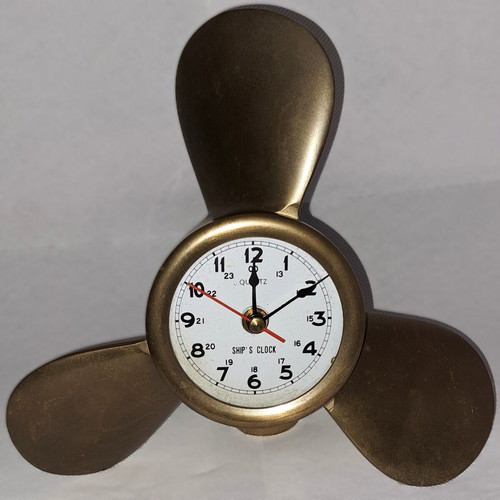 Ship's Clock brass wall and table clock like new, analog