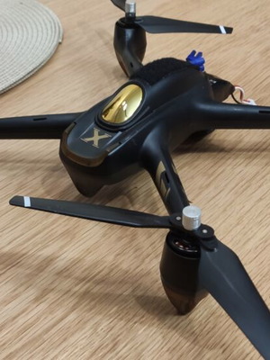 Hubsan H501A X4 WIFI Brushless FPV RC Quadcopter Drone like new with 1080P HD camera and GPS