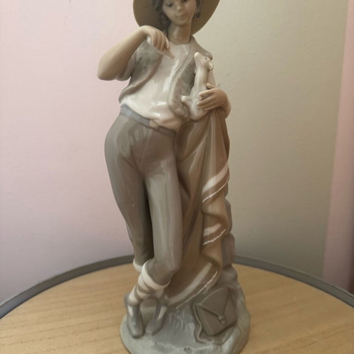 Πορσελάνινο μπιμπελό Lladro σαν καινούργιο, αγόρι βοσκός με αρνάκι