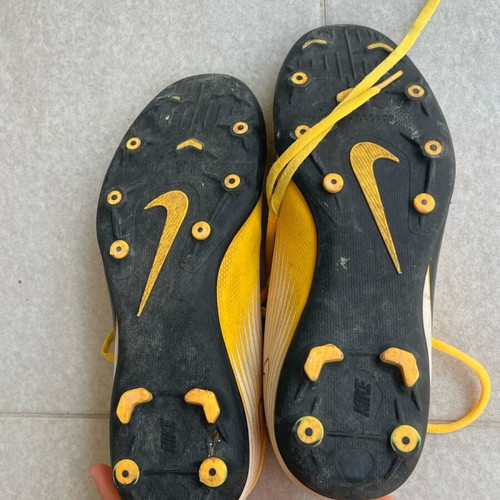 Nike football shoes used, size 37.5, yellow and black