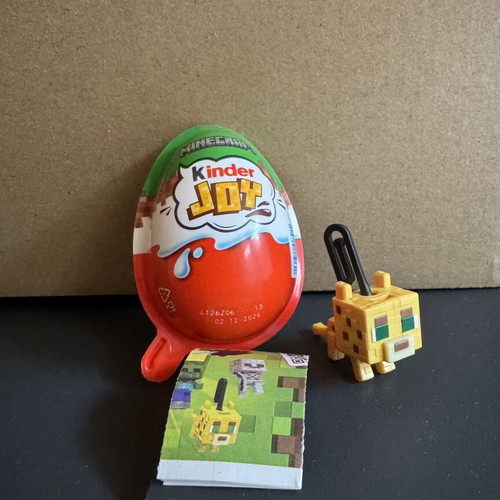 Kinder Joy Minecraft Ocelot figure