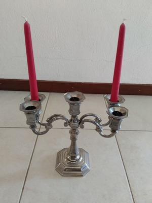 Five-armed candlestick used with adjustable rotation, elegant