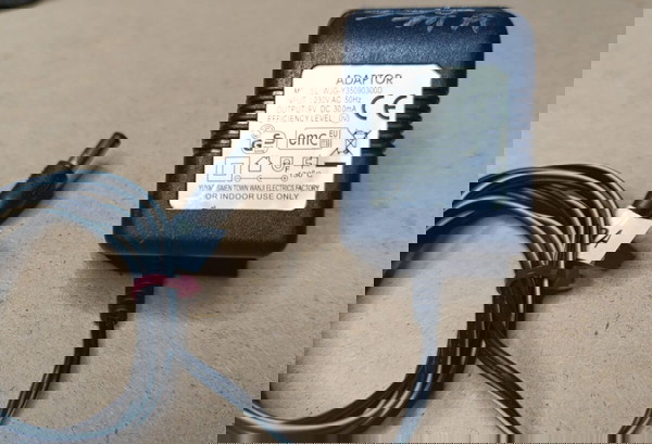 Τροφοδοτικό 9V - 300mA