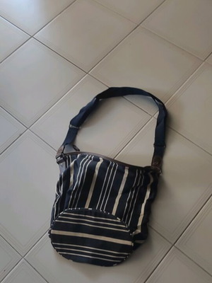 Fabric shoulder bags like new, set of 4, one Attrativo black