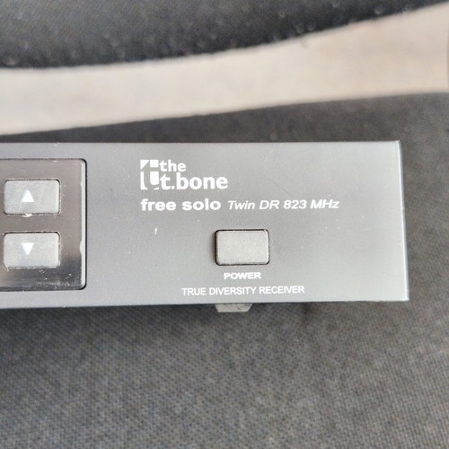 The t.bon Free Solo 832 MHz wireless microphones like new