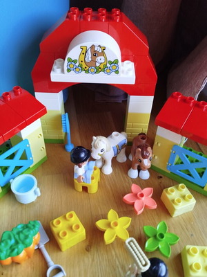 Lego Duplo 10951 stable full set, 65 pieces