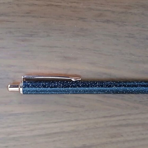 Metal pen with glitter and spare refill new