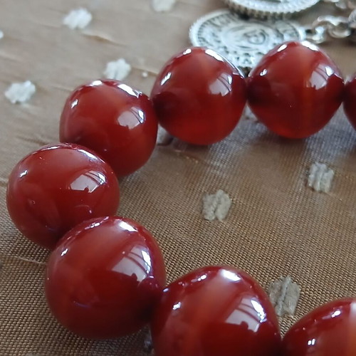 Bakelite komboloi worry beads, 33 beads, Syrian origin
