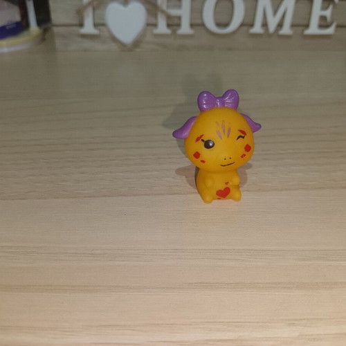 Go Bananas Giraffe Squishy Figure new
