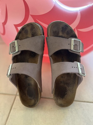 Birkenstock Arizona sandals size 35, lilac