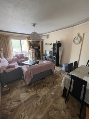 Διαμέρισμα στο Ζωγράφου 93τμ, 2 υπνοδωμάτια, θέση στάθμευσης, σε καλή κατάσταση
