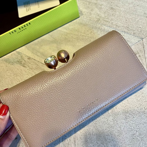 Ted Baker leather wallet like new, beige