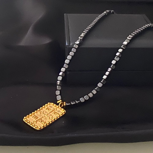 Handmade necklace with hematite semi-precious stones and steel Konstantinato motif