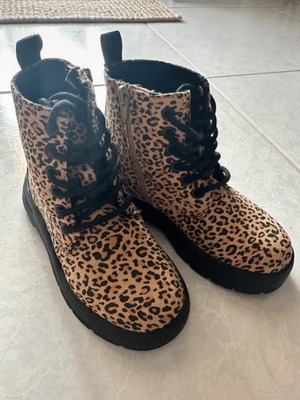 Animal Print Baby Boots like new, size 24, with laces and zipper