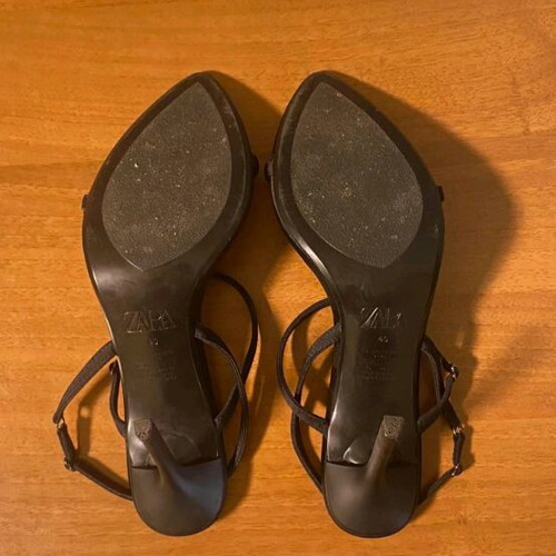 Zara sandals like new, size 40, narrow fit