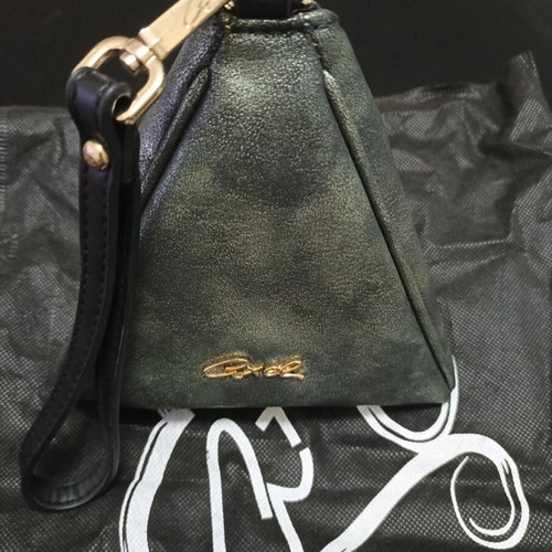 Axel triangle bag like new, dark green with gold details
