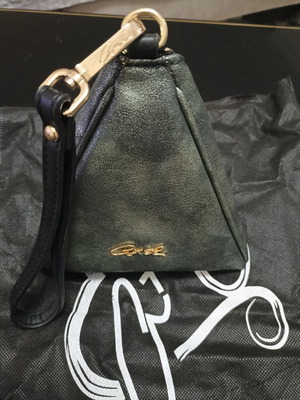 Axel triangle bag like new, dark green with gold details