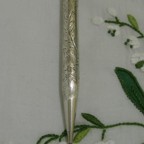 Sterling silver mechanical pencil used, handcrafted England 20th century