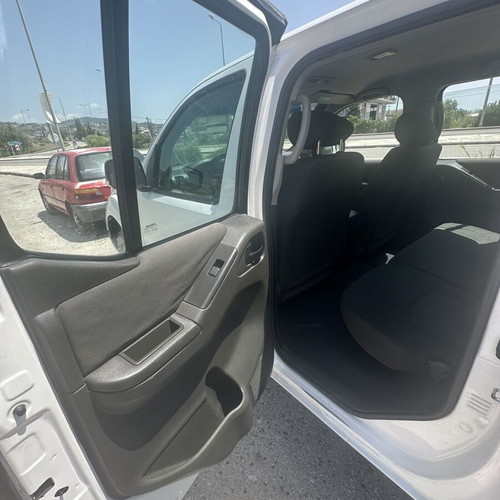 Nissan Navara 2014 diesel pickup truck, manual transmission