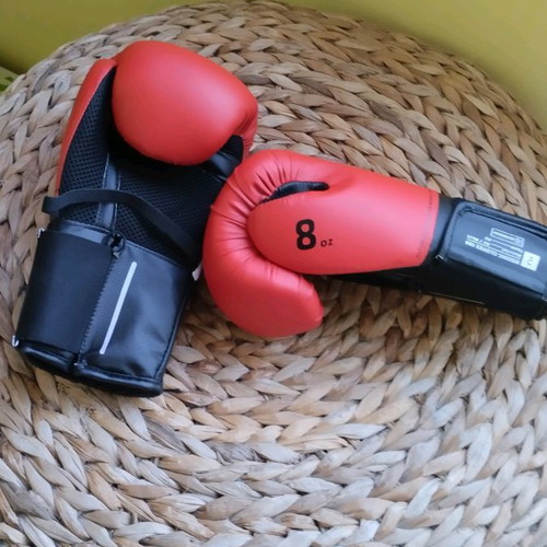 Kick boxing gloves women new small size