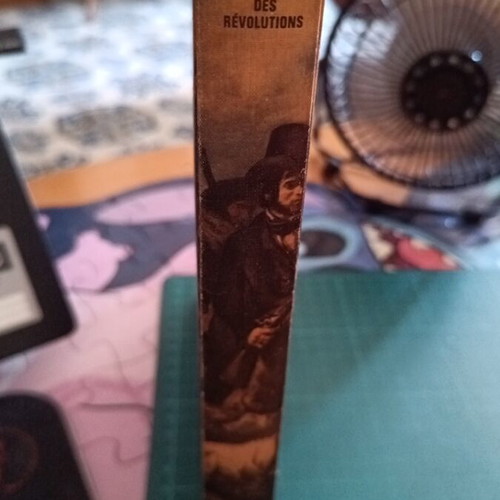 Le Temps des Révolutions French history book like new