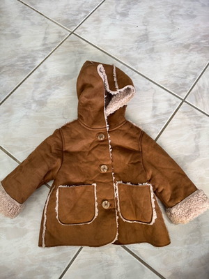 Zara coat for girl 12-18 months like new with inner lining
