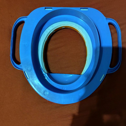 Children's toilet seat used with soft cushion and duck decoration