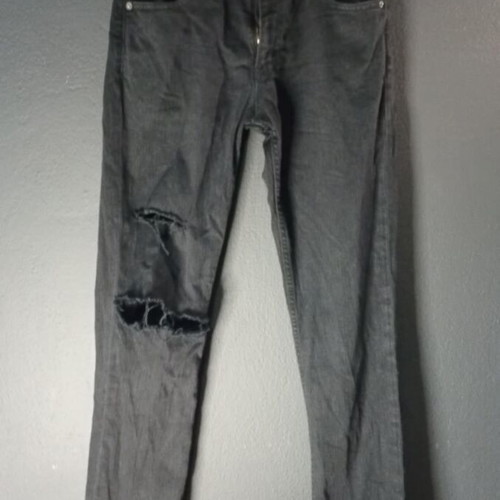 Levi Strauss & Co black jean with rips, size S, like new