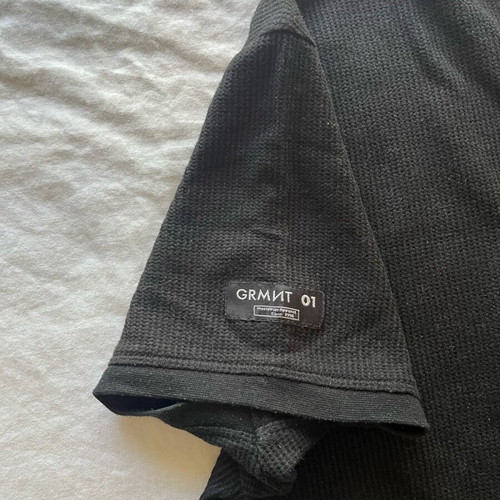 Black Bershka T-shirt like new, short sleeve with textured knit, size M
