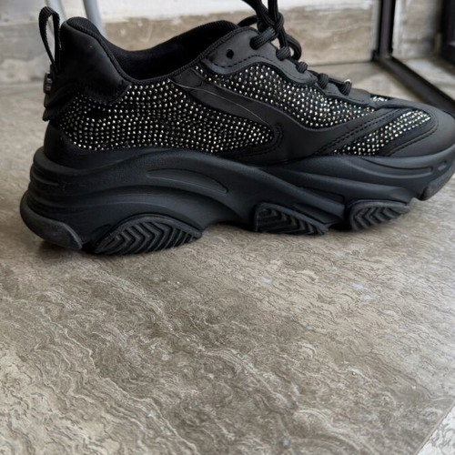 Steve Madden Possession-R women's black sneakers like new with stones