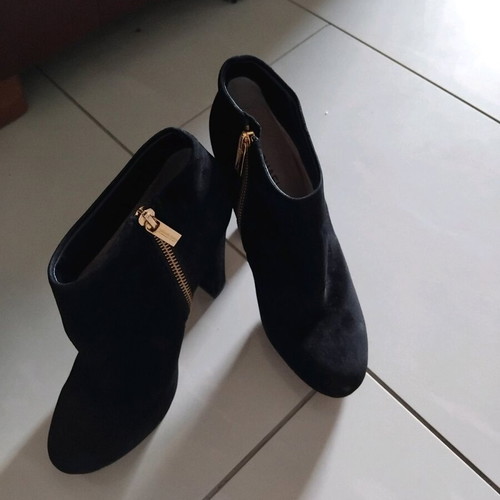 Michael Kors black mini boots used size 37-38