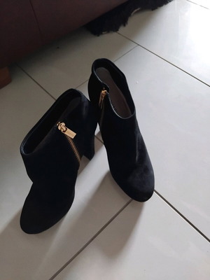 Michael Kors black mini boots used size 37-38