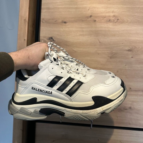 Balenciaga x Adidas Triple S sneakers -  200,00 - Vendora.cy
