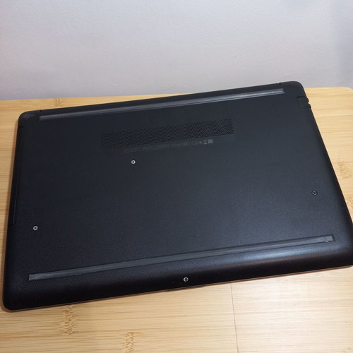 HP Laptop 15-da0097nv 15.6" used, Intel Core i5, 4GB RAM, 1TB HDD