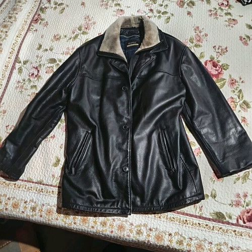 Trapper leather jacket with fur collar, like new, black