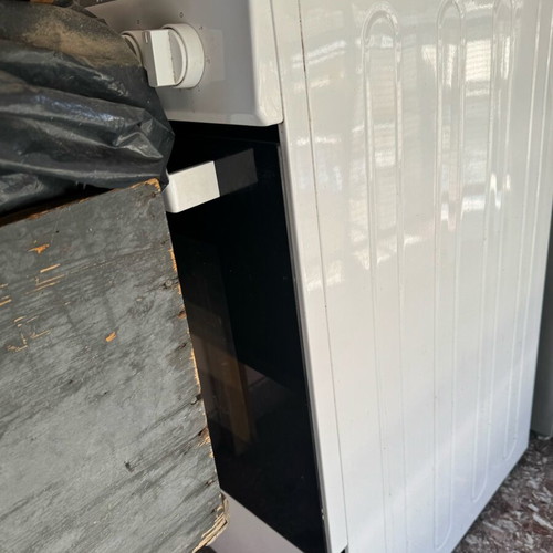 Home Appliances like new set with fridge, washing machine, oven