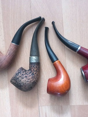 Tobacco pipes used, set of 4, wooden and plastic