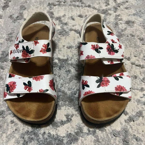 Kickers anatomical girls' sandals size 28 like new, white with flowers