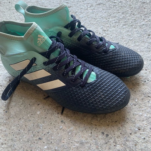 Adidas Predator football shoes like new, black and turquoise, sizes 40-40.5
