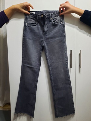 Zara jeans like new, size XS, black