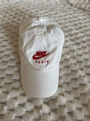 Nike PSG hat white new, one size