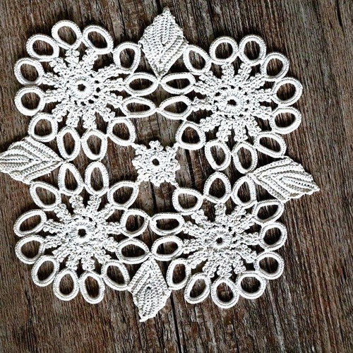 Set of 3 embroidered handcrafts cross-stitch crochet new