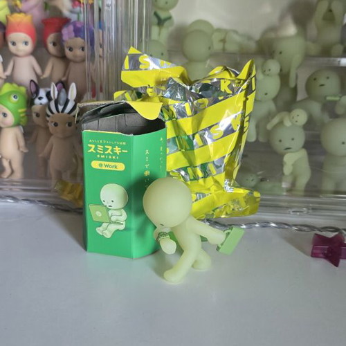 Smiski At Work Series On the Road figure new in original box