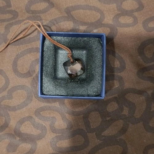 Swarovski pendant brown-pink with leather strap new