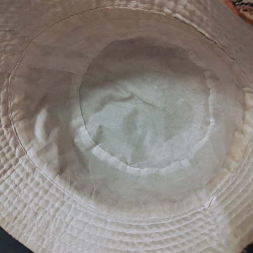 Backed hat like new, red, one size