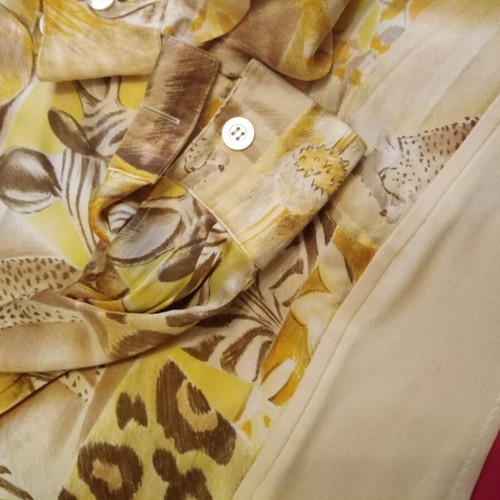 Escada vintage silk shirt like new, unique design