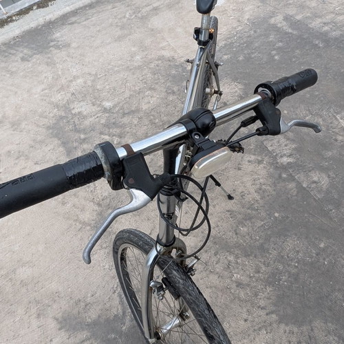 Rossignol Mountain Bike 26" used with Maxxis tires and Shimano gears