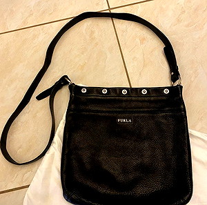 Μαθρη δερμάτινη Furla