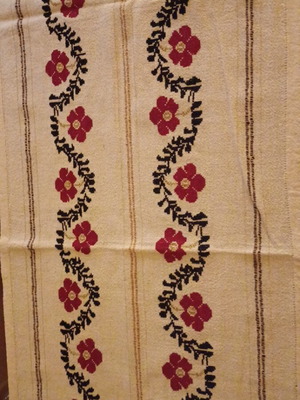 Handmade table runner like new with traditional Vlach embroidery