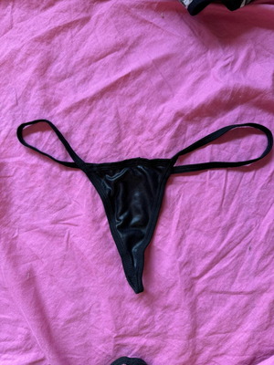 Latex string black, new
